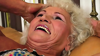 Hairy cunt granny girl masturbates solo