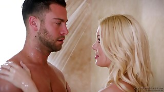 Luscious curvy Kenzie Taylor having a fantastic shower with her man