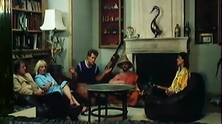 Classic fulllength vintage porn: FMF threesomes, outdoor, interracial with gorgeous ladies