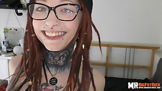 Redhead Goth Girl Meets Instagram Fuckboy ´